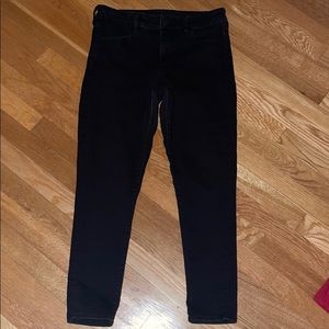 Black American Eagle skinny jeans